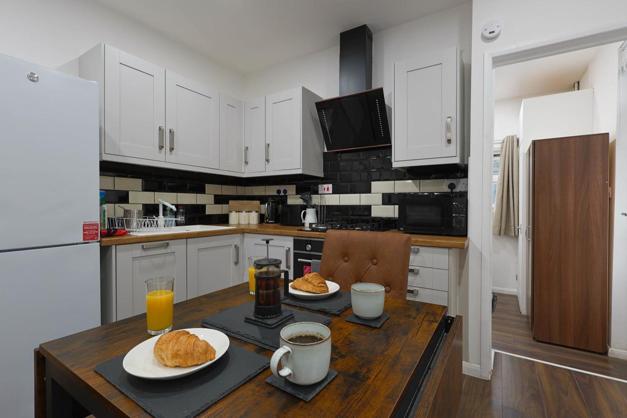 Stylish Apartment In City Centre - Walk Everywhere カーディフ エクステリア 写真
