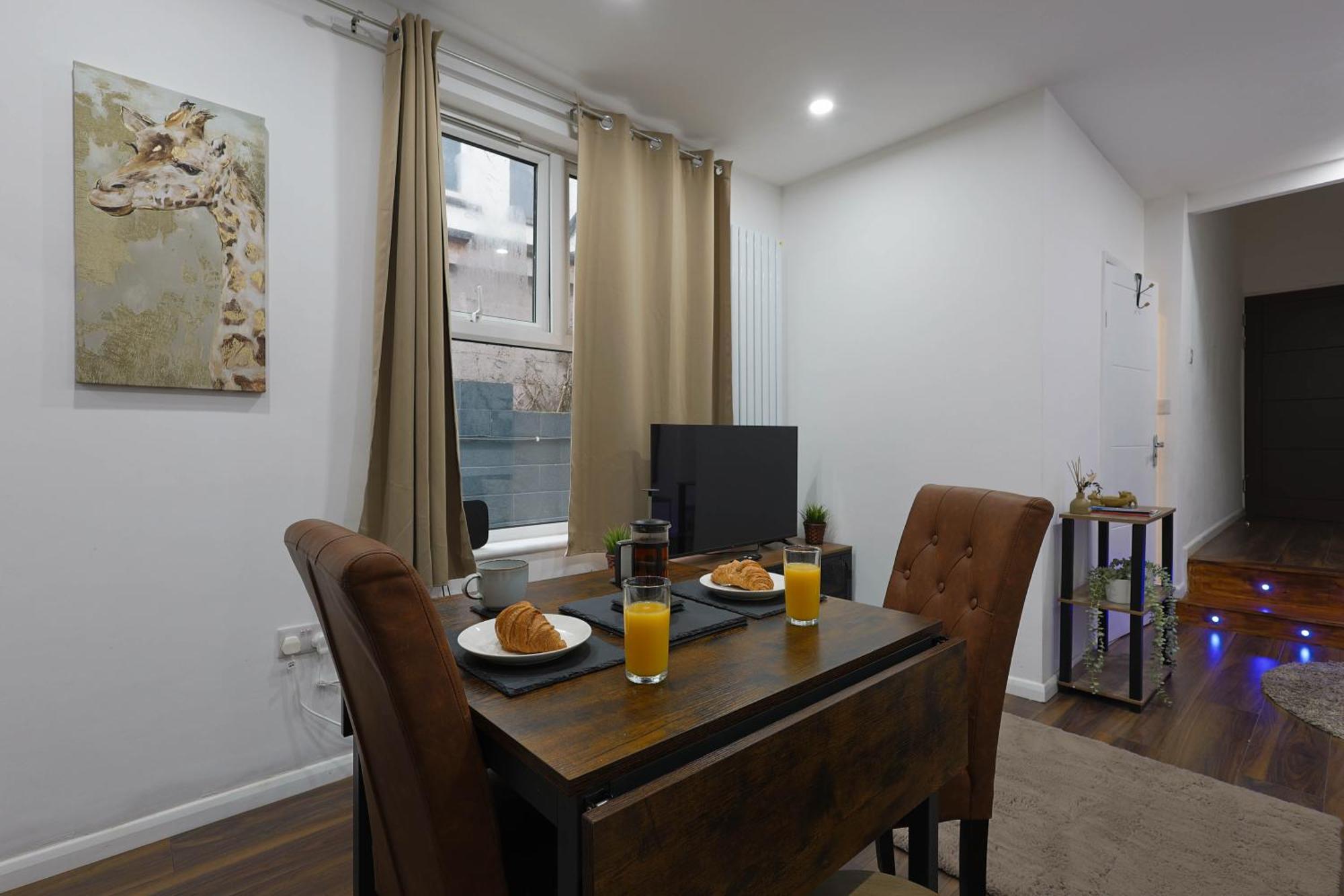 Stylish Apartment In City Centre - Walk Everywhere カーディフ エクステリア 写真